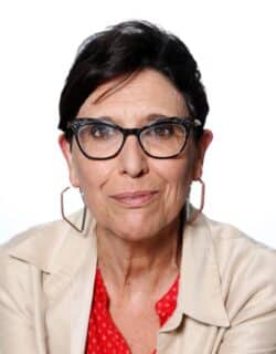 Elina Corvin Adjointe au maire déléguée à l'action sociale et à la solidarité Conseillère communautaire à la Communauté d'agglomération de NovaDémo-Pontoise