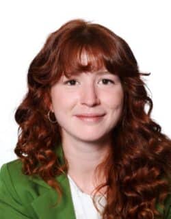 Roxane Remvikos Conseillère municipale déléguée à la biodiversité et à la végétalisation des espaces municipaux Conseillère communautaire à la Communauté d'agglomération de NovaDémo-Pontoise